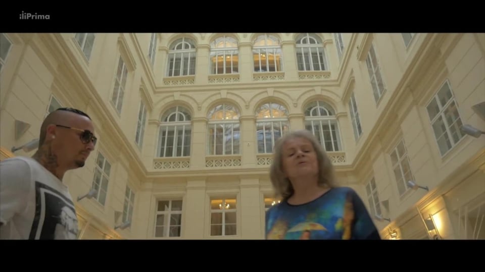20. 3. 2018 TOP STAR: ZPĚVAČKA EVA PILAROVÁ MÁ RÁDA MLADŠÍ PARTNERY - VEDLE NICH PRÝ NESTÁRNE